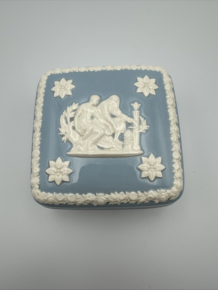 Wedgwood Jasperware Trinket Box Light Blue Cherubs Gods Signed England Vintage