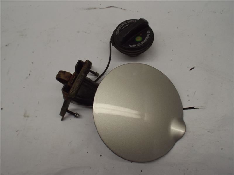 FIVEHUNDR 2007 Fuel Filler Door 199164
