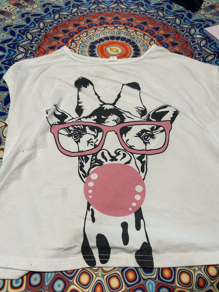 Kids White Giraffe Graphic Print Short Sleeve Crew Neck T-Shirt size 12Cotton