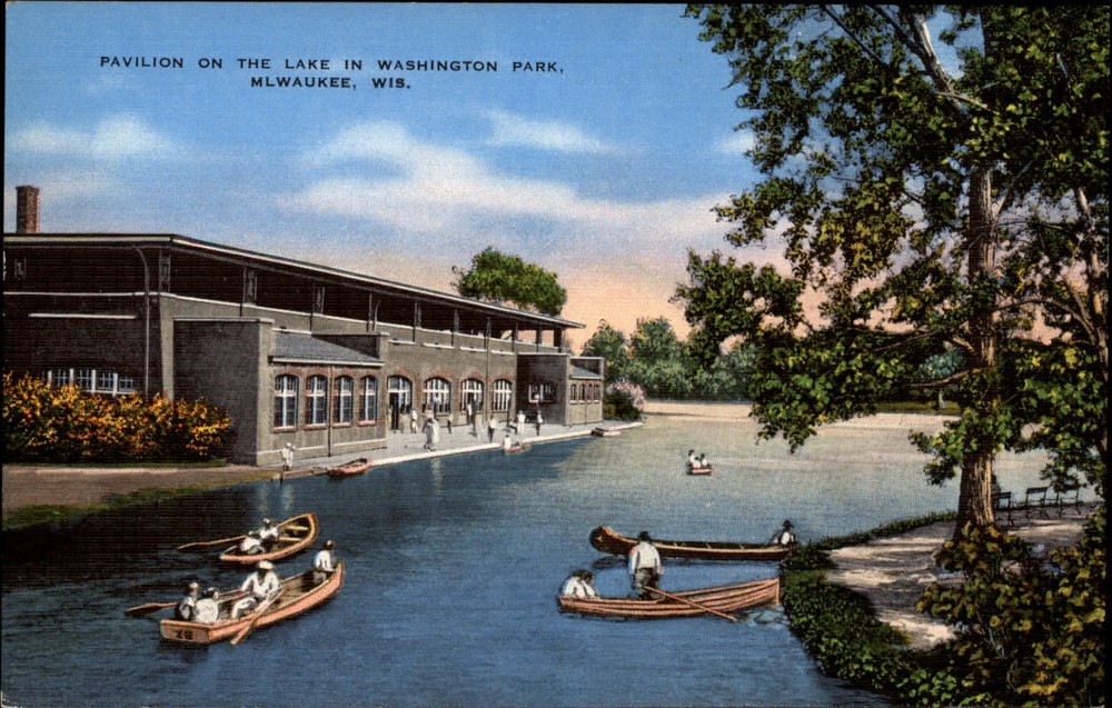 Pavilion on Lake Washington Park Milwaukee Wisconsin ~ 1940s linen postcard