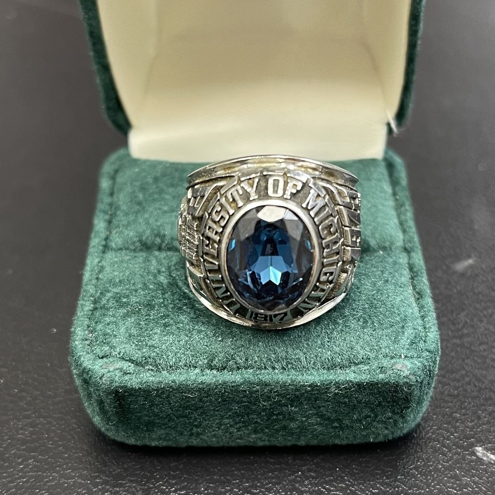 Art Carved Siladium University Of Michigan Class Ring