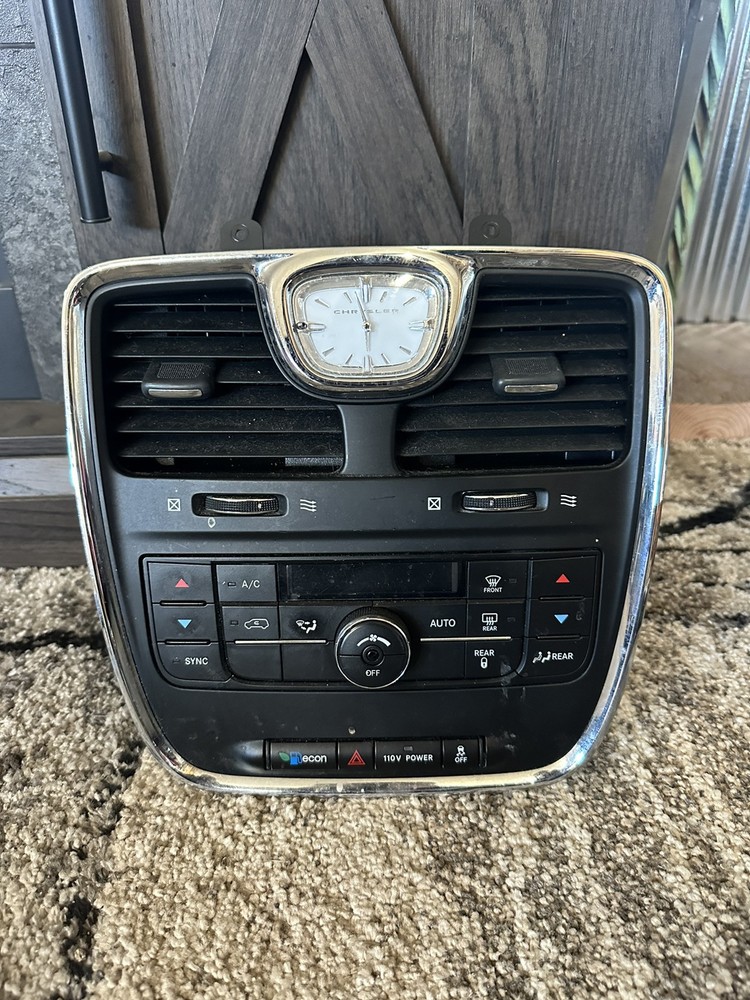 2011 2012 2013 TOWN  & COUNTRY AC HEATER CLIMATE Controls