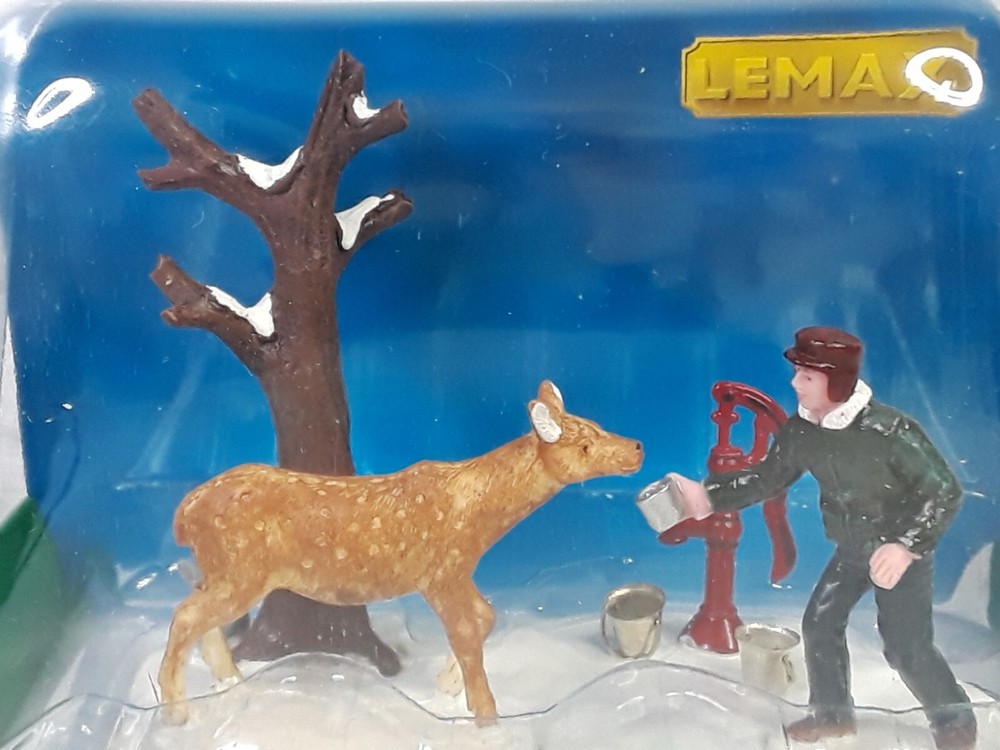 Lemax Village Christmas Table Decor Feeding Deer 2017 New-image