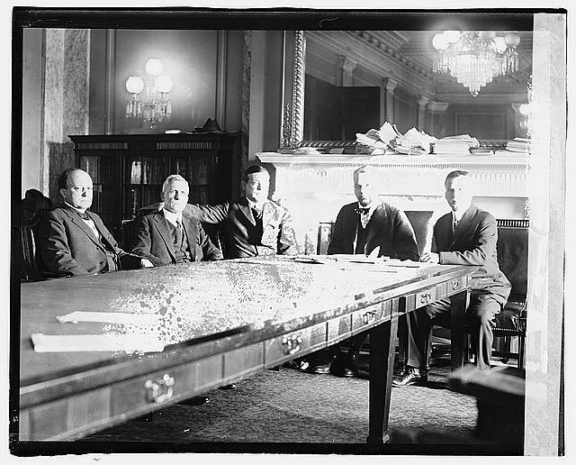 Photo:Senate Elections Committee,Politicians,May 1920