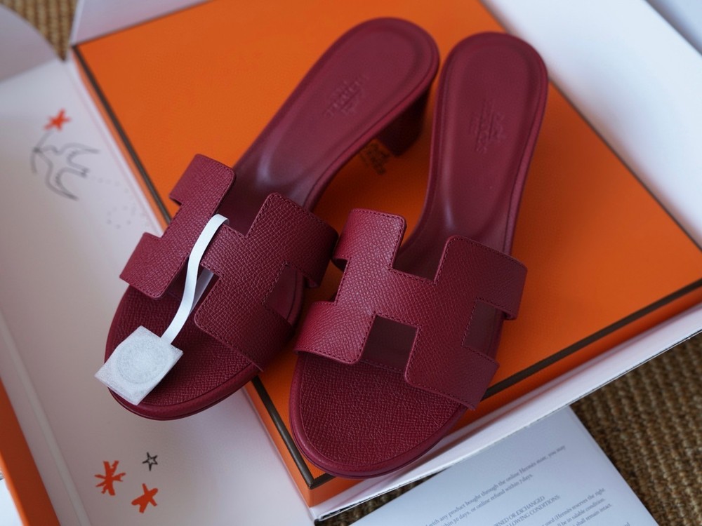 HERMES Oasis Women Rouge Leather Sandals