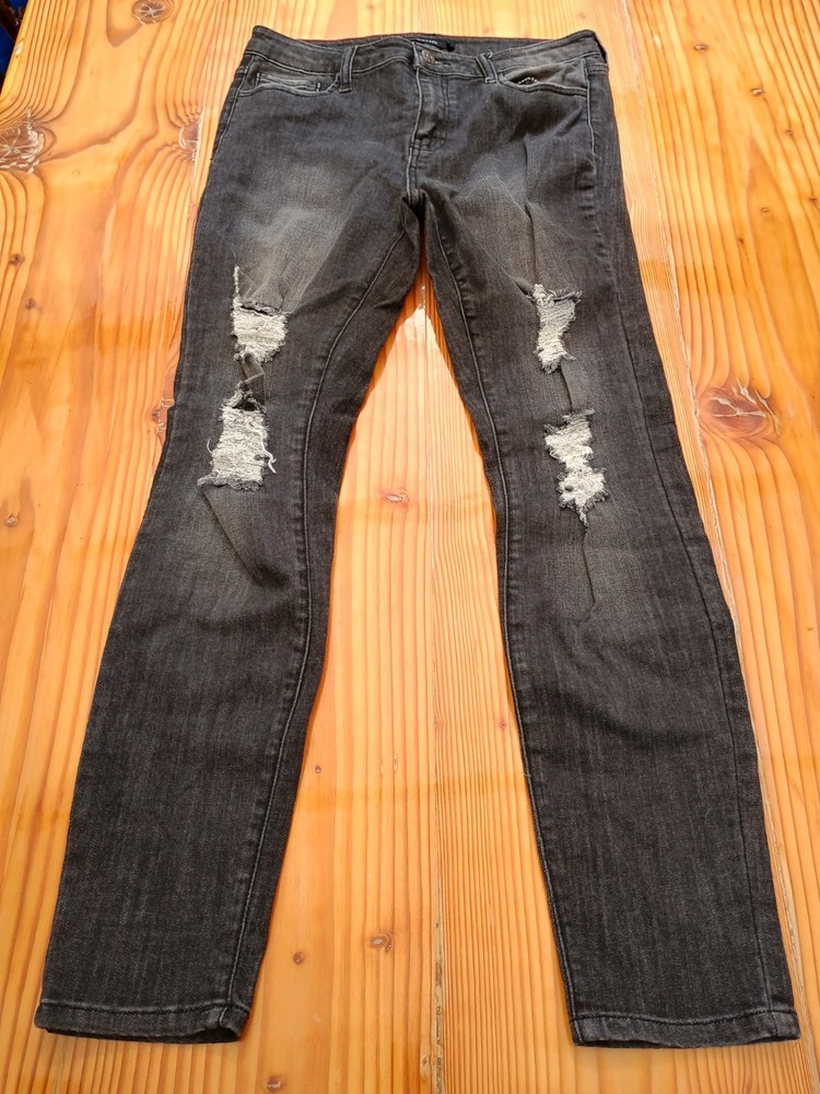 cello jeans black distressed sz 9 zipper pockets