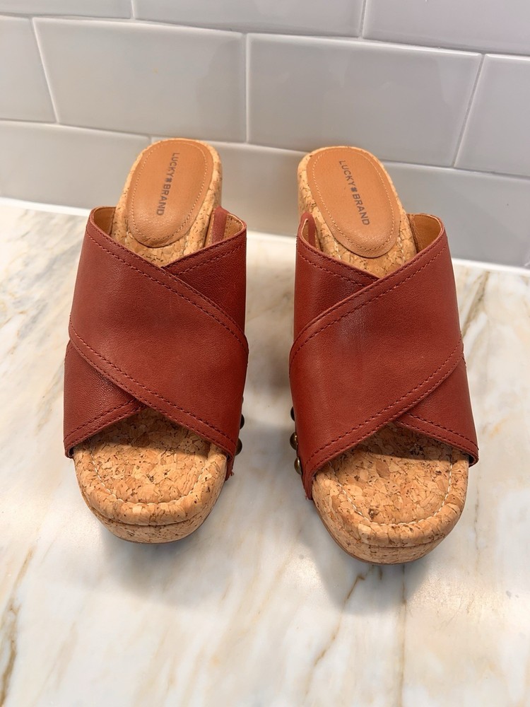 Lucky Brand Valmai Henna Leather Studded Wedge Sandals. Sz 9.5 NWOB