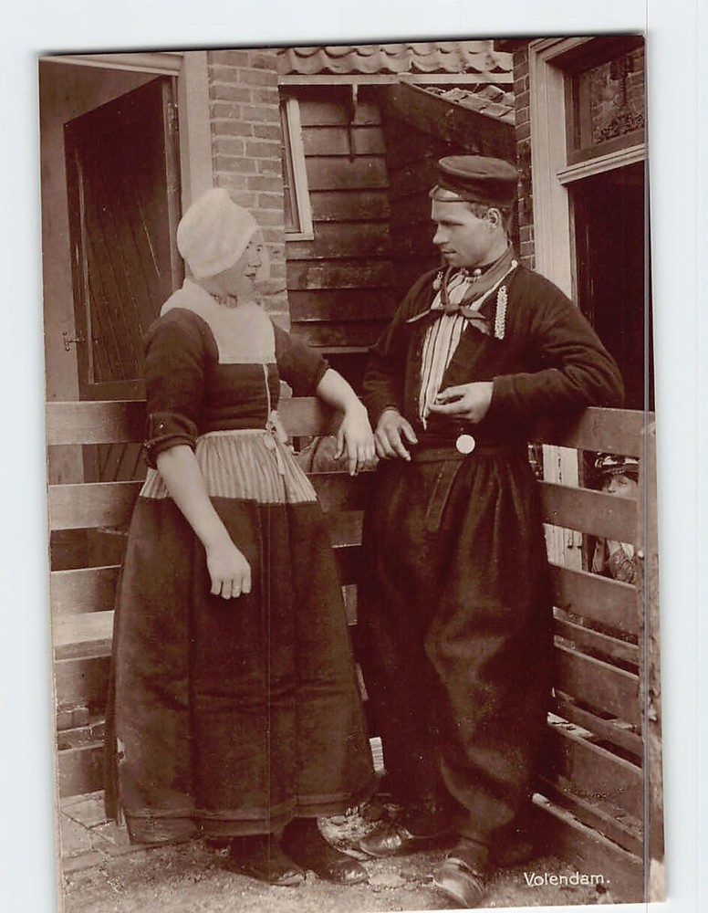 Postcard Vintage Photo of a Man & Woman in Volendam Netherlands