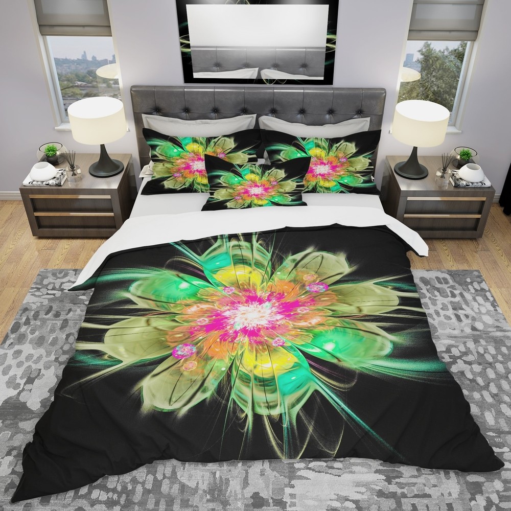 Designart 'Ideal Fractal Flower Digital Art in Green' Modern