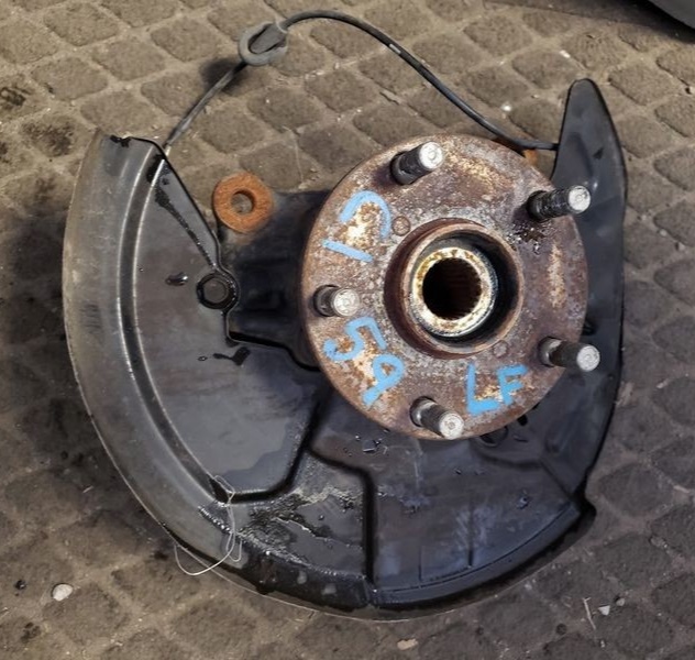 2015-2019 Subaru Legacy Outback Front Left Driver Spindle Knuckle Oem