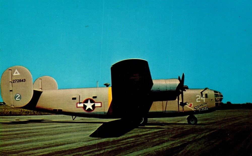 Postcard Consolidated B – 24D liberator Air Force Museum Ohio