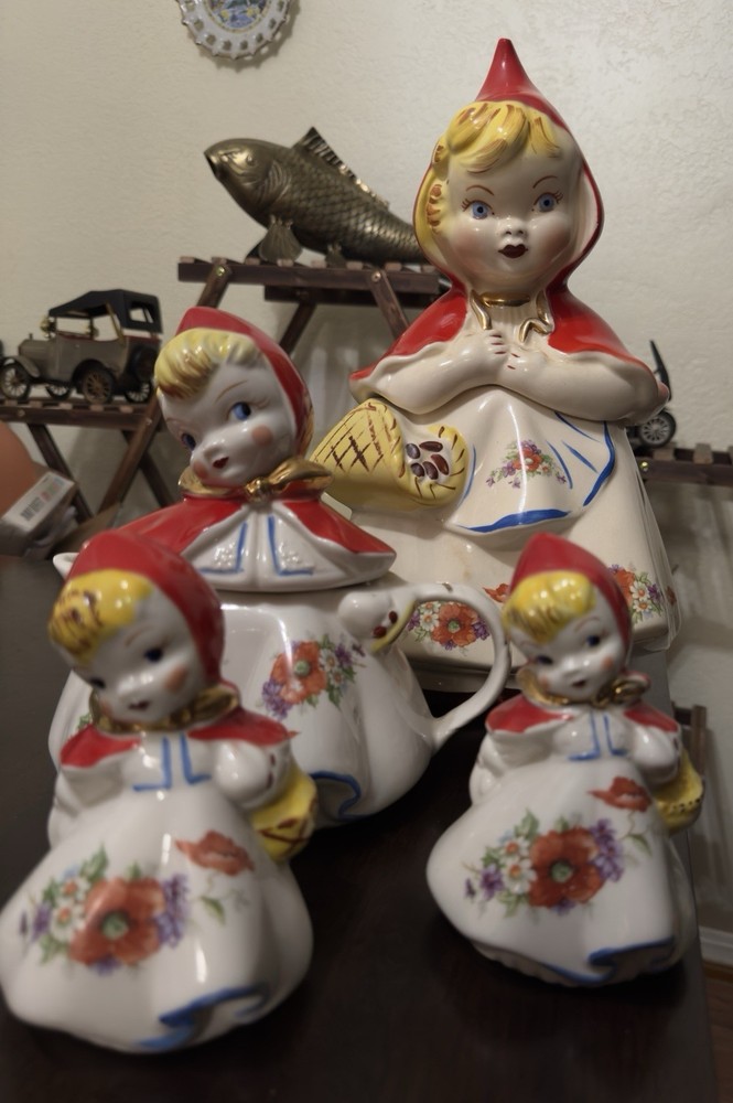 Hull Ware Pottery Little Red Riding Hood Cookie Jar 1940s Vintage  Lot Of 4