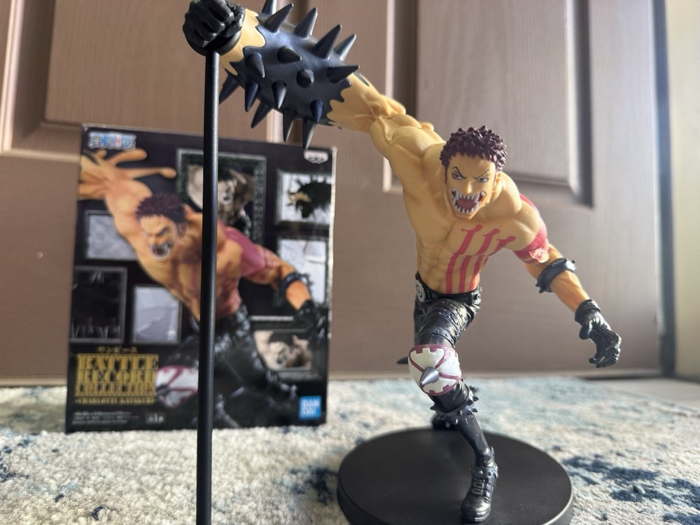 Banpresto One Piece Charlotte Katakuri Figure Battle Record Collection Authentic