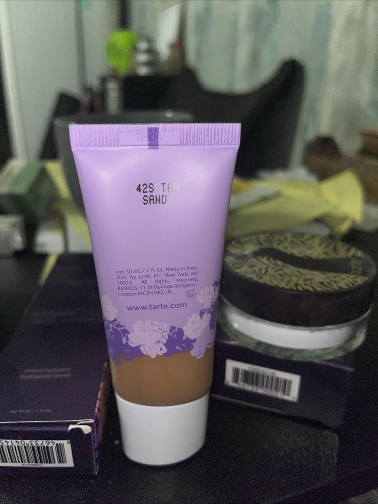 tarte Maracuja Hydrating Tinted Moisturizer 42S tan sand + Smooth operator