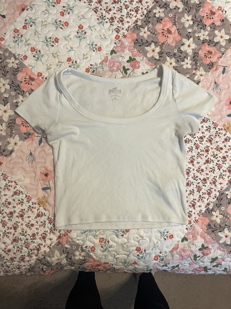 Hollister White Cropped Tee Women's Large Size Basic Casual Top