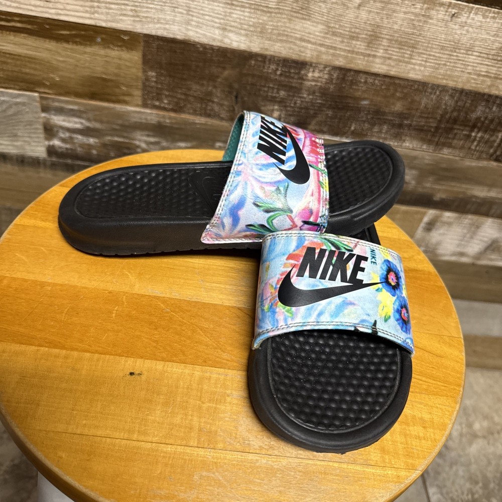 New Women’s Nike Bennasi  Sz 5 Floral Print Slides Casual Athletic Sandals