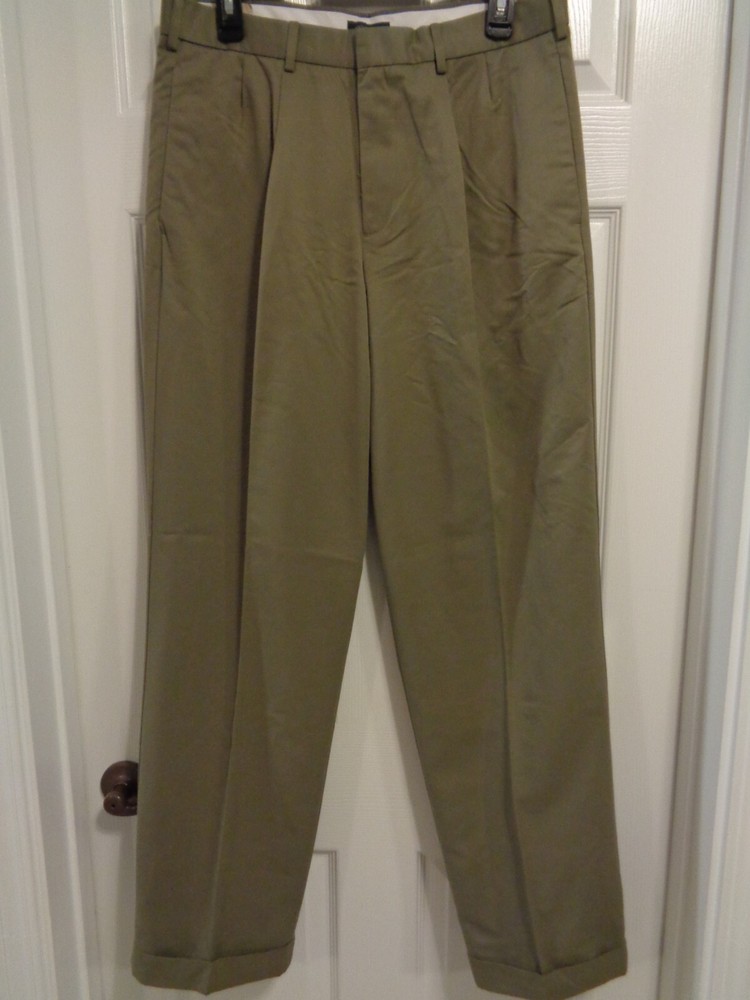 MEN'S DOCKERS green RELAXED FIT PLEATED pants, 32 x 32