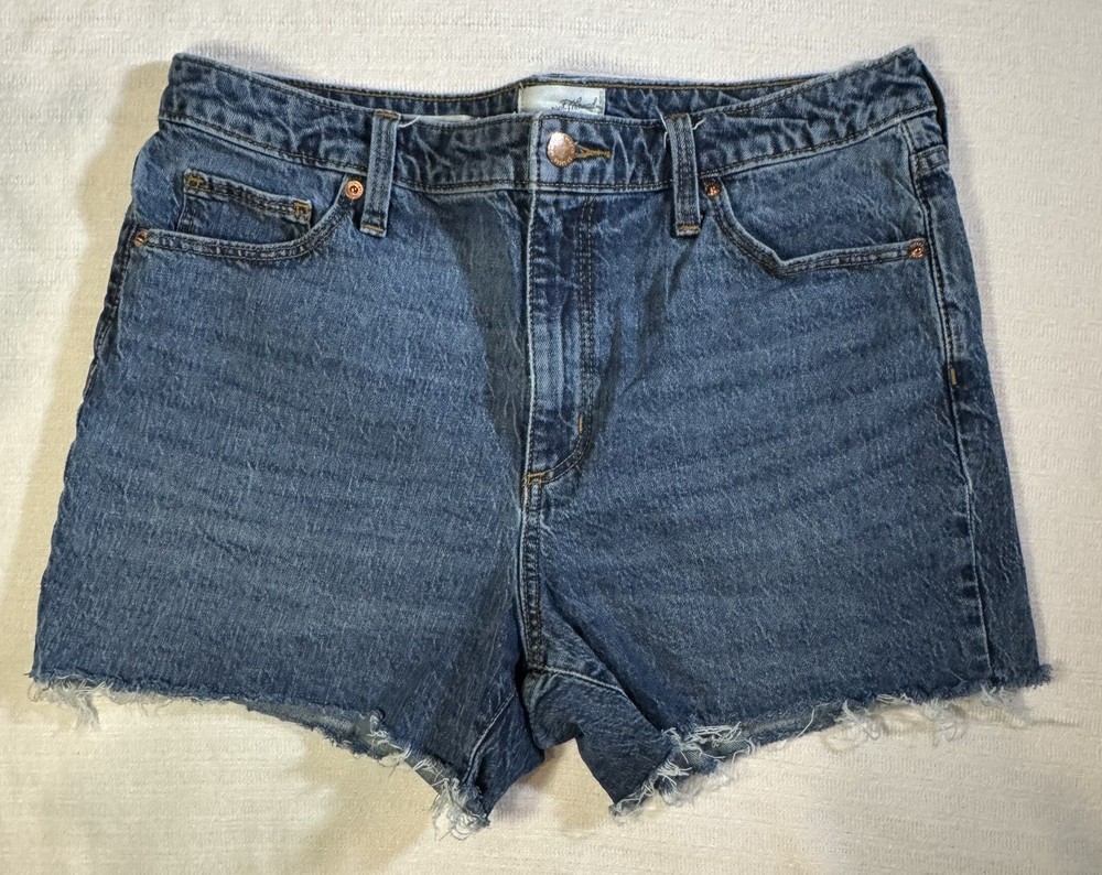 Universal Thread Women’s 12/31 Vintage Midi Shorts Denim Blue Distressed