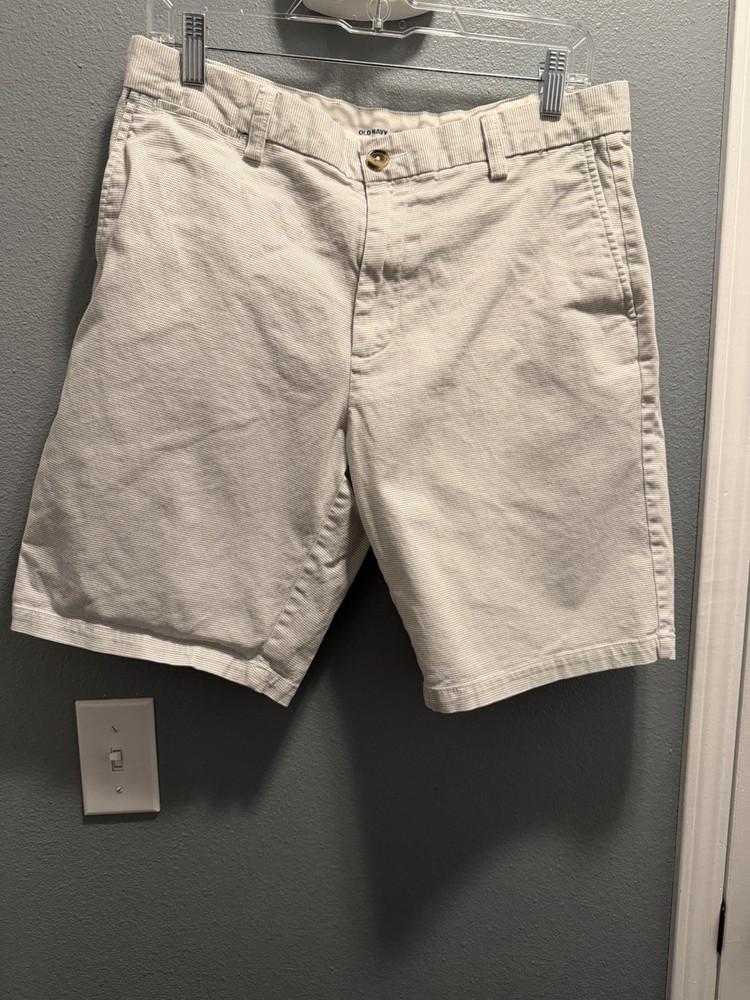 Old Navy Lived In Straight Shorts Men’s Size 32 Beige Casual Chino Pockets