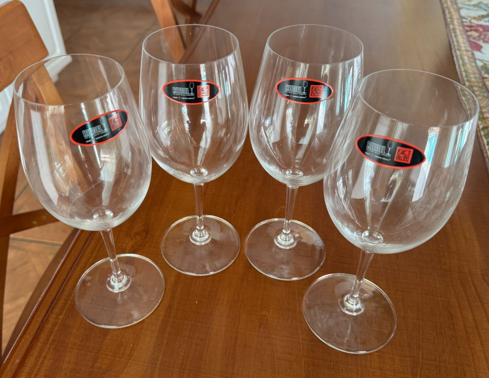 Riedel Crystal VIVANT -- Set of 4 Red Wine Glass 8 7/8