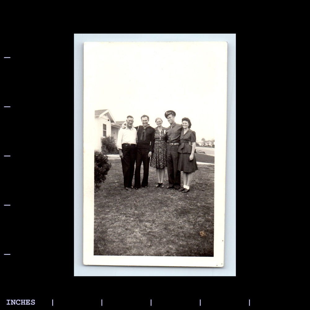 Vintage Photo AFFECTIONATE MEN WOMEN ARMY SOLDIER NAVY SAILOR