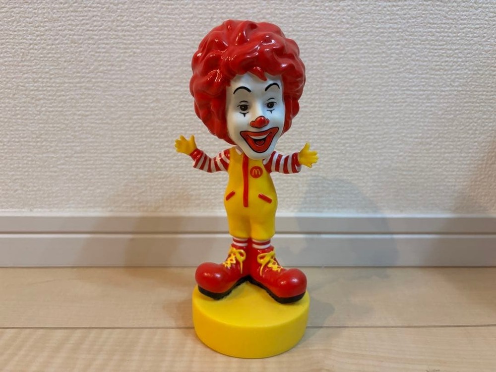 Ronald McDonald shakes his head #886027