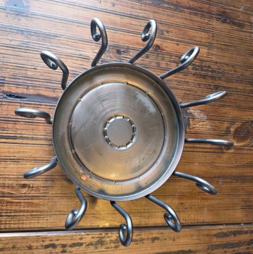 Silver Metal Round Candle Holder with Multiple Curled Arms