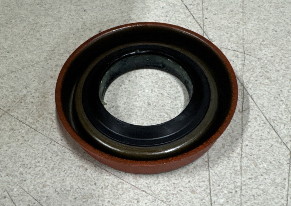 GM 12471686 Rear Axle Shaft Seal