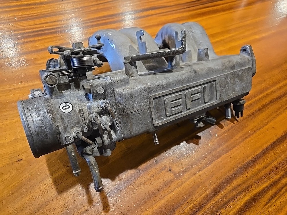 89-95 Toyota Pickup 4Runner 22RE EFI Upper Intake Manifold Throttle Body P7310B79