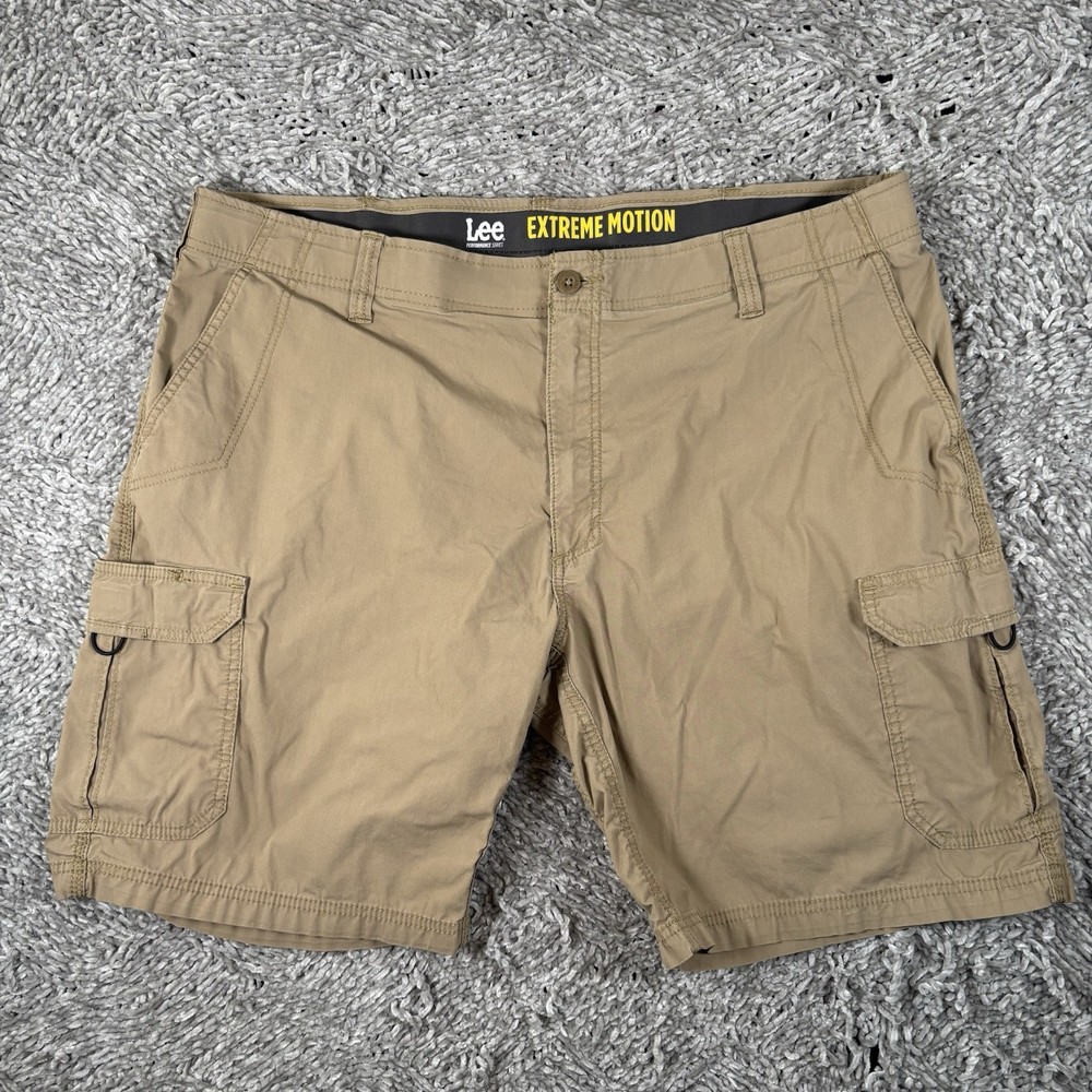 Lee Extreme Motion Cargo Shorts Men's Size 44 Beige Utility Stretch Workwear