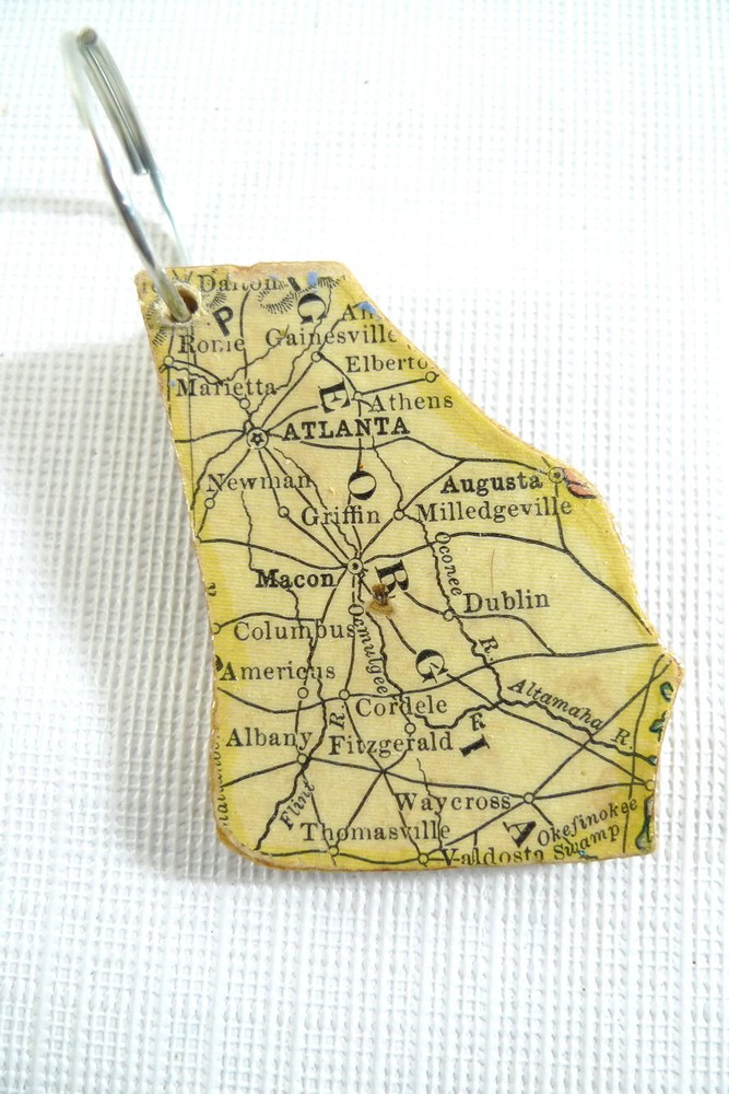 Vintage GEORGIA State USA Map Wood Puzzle Piece KEYCHAIN