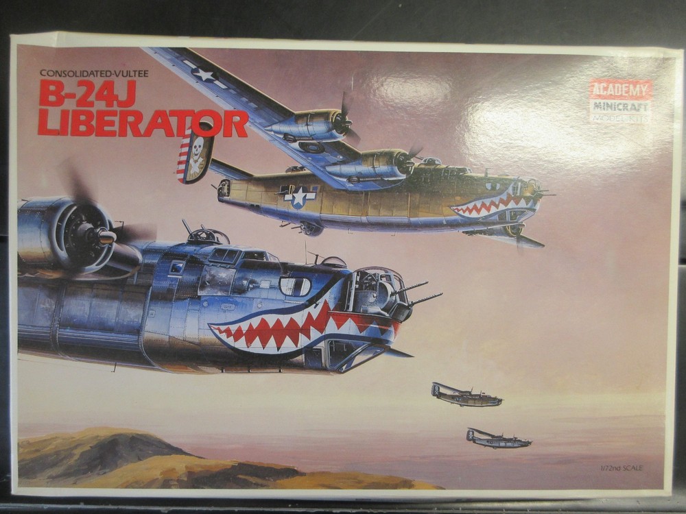 ACADEMY MINICRAFT 1/72 CONSOLIDATED-VULTEE B-24J LIBERATOR    no.1694 ndi