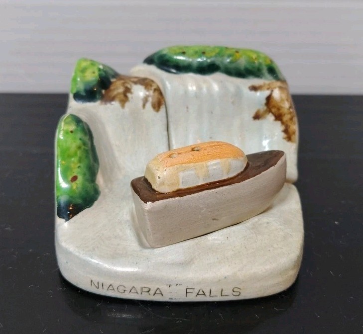 Vintage Made Of The Mist Niagara Falls Salt And Pepper Shaker Set