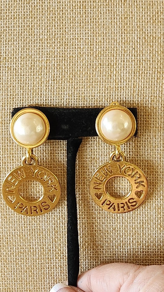 Vintage Carolee Signed New York Paris Goldtone Clip On Earrings W/ Pearls 2.17