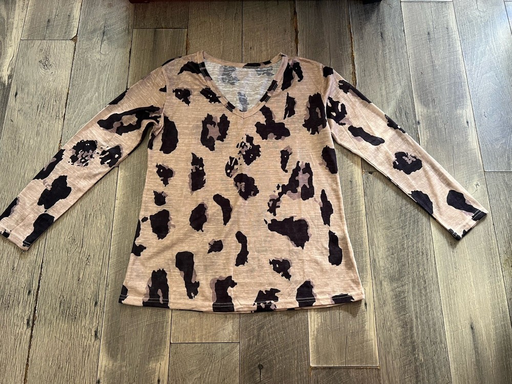 NWOT Shein beige animal print long sleeve v-neck shirt size M