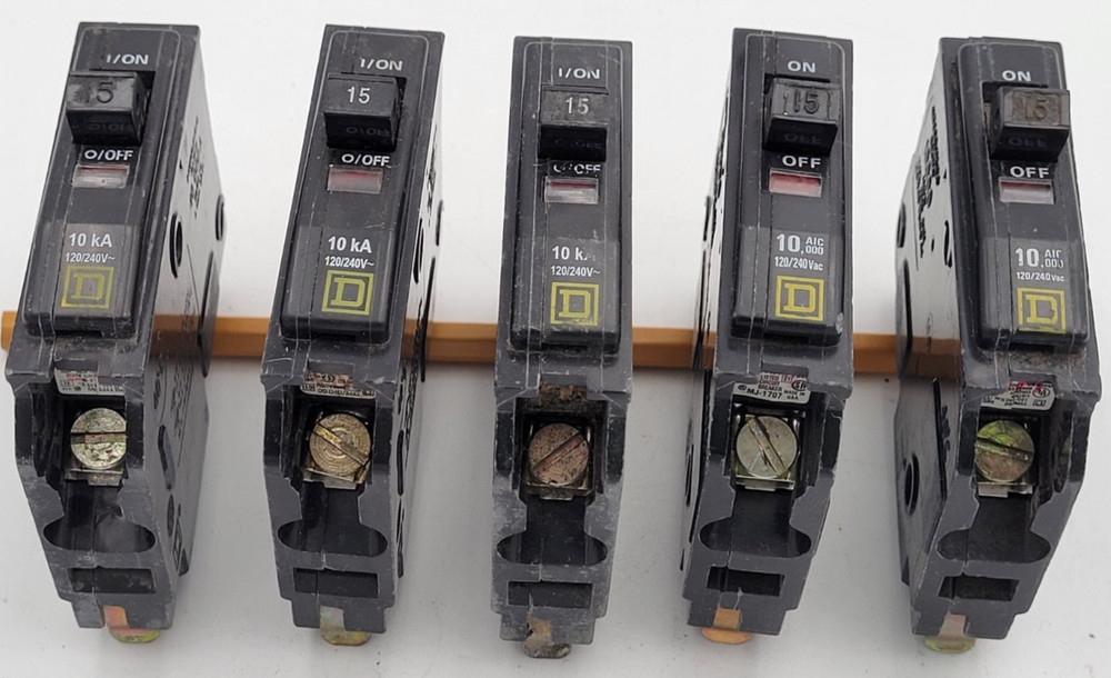 Square D QO115 15 Amp 1-Pole Plug-On 120 V AC Circuit Breaker (Lot of 5) USED