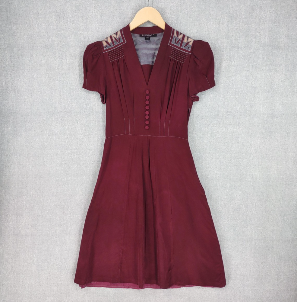 Betsey Johnson Dress Womens 2 Wine Silk V Neck Pleated Fit & Flare Applique