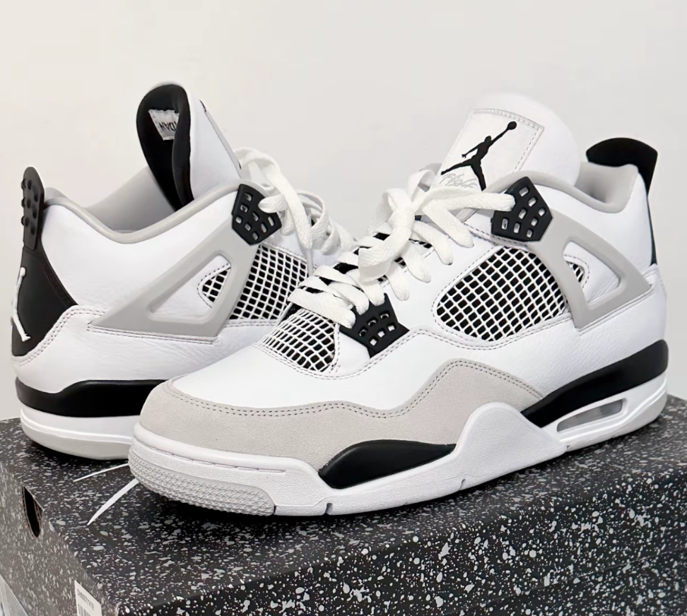 Jordan 4 Retro 