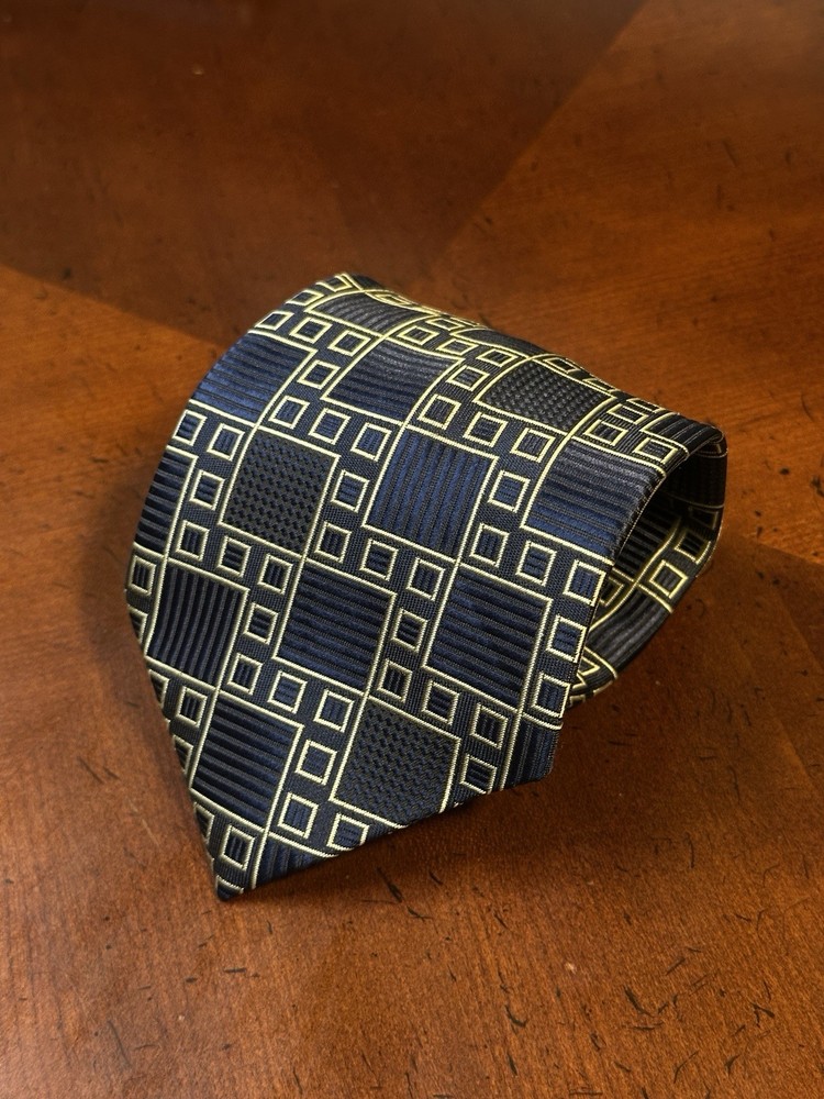 Giorgio Armani Cravatte Men's Silk Tie Made In Italy Geometric Square Pattern
