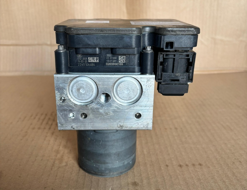 BMW X5 F15 xDrive RHD ABS PUMP CONTROL MODULE 3451 6866243