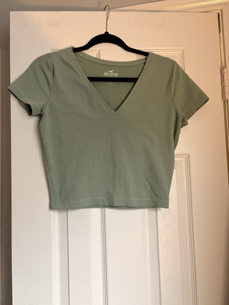 HOLLISTER Crop Baby T-Shirt Size M Medium Women Short Sleeve Casual Knit