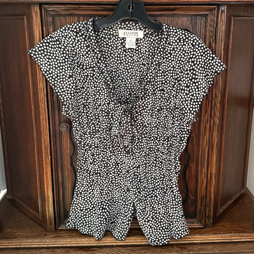 Allison Taylor Black & White Polka Dot Ruffle Short Sleeve Ribbon Tie Top Size M