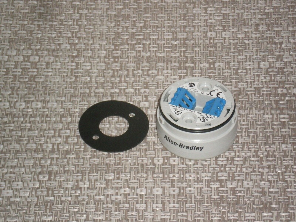 New! Allen Bradley 855E-GCB Stack Light Base 40mm 1/2