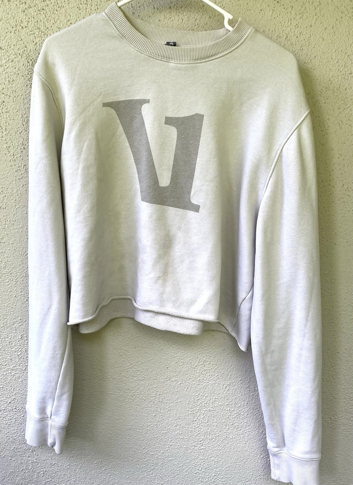 Vuori  Gray Cropped Crewneck Pullover Sweatshirt Logo Women's Regular L