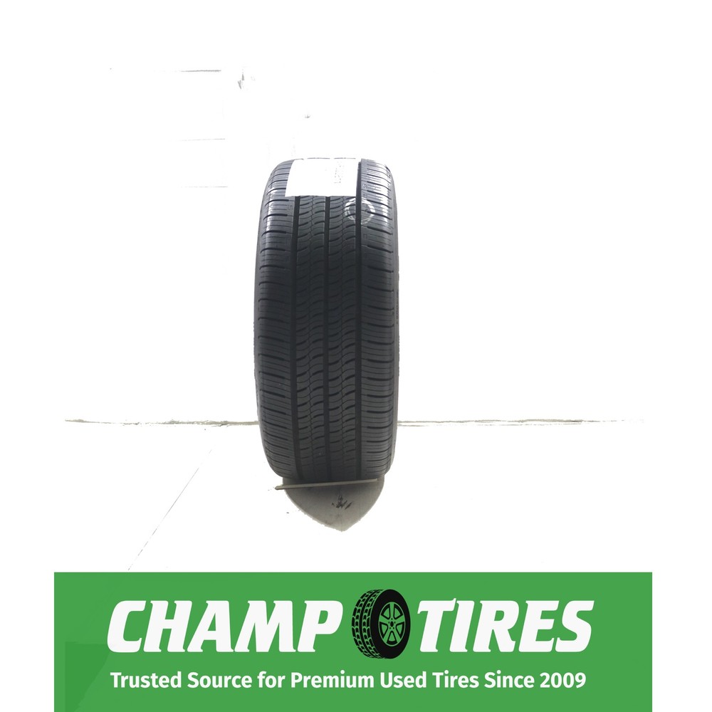 P235/40R19 Continental TrueContact Tour 54 96 V Used 10/32nds