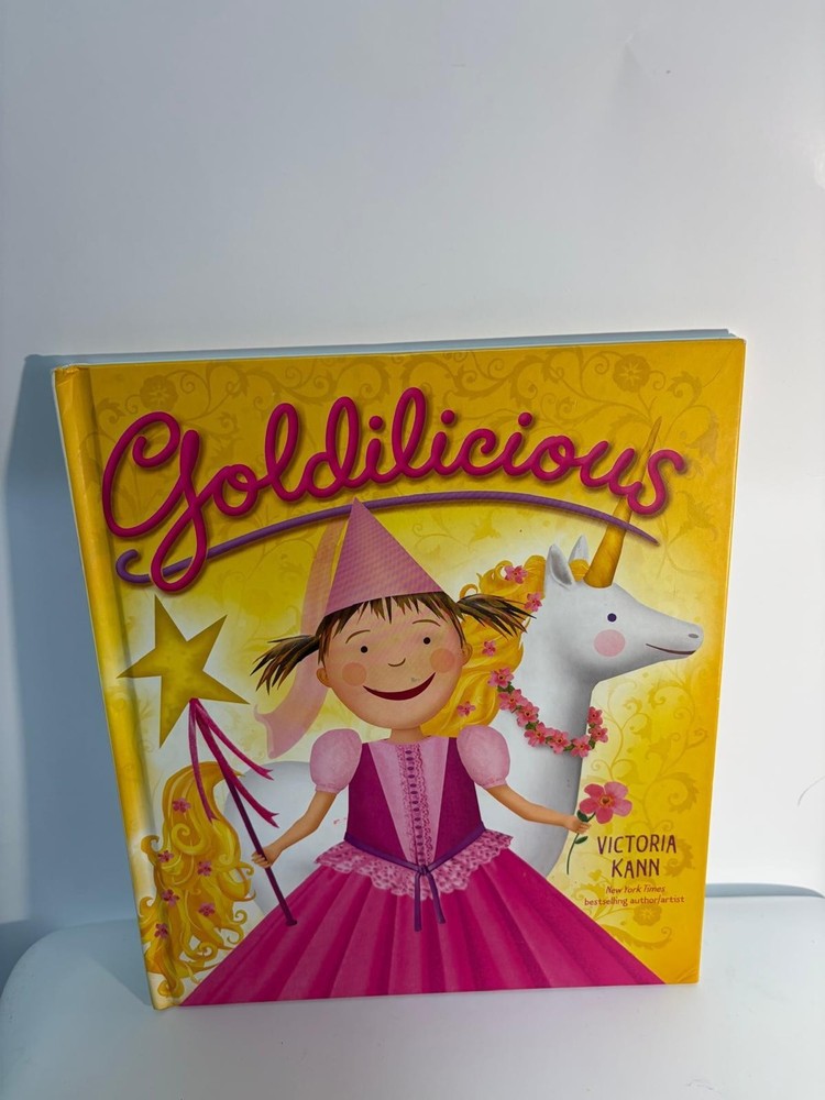 Goldilicious (Pinkalicious) - Hardcover By Kann, Victoria - GOOD