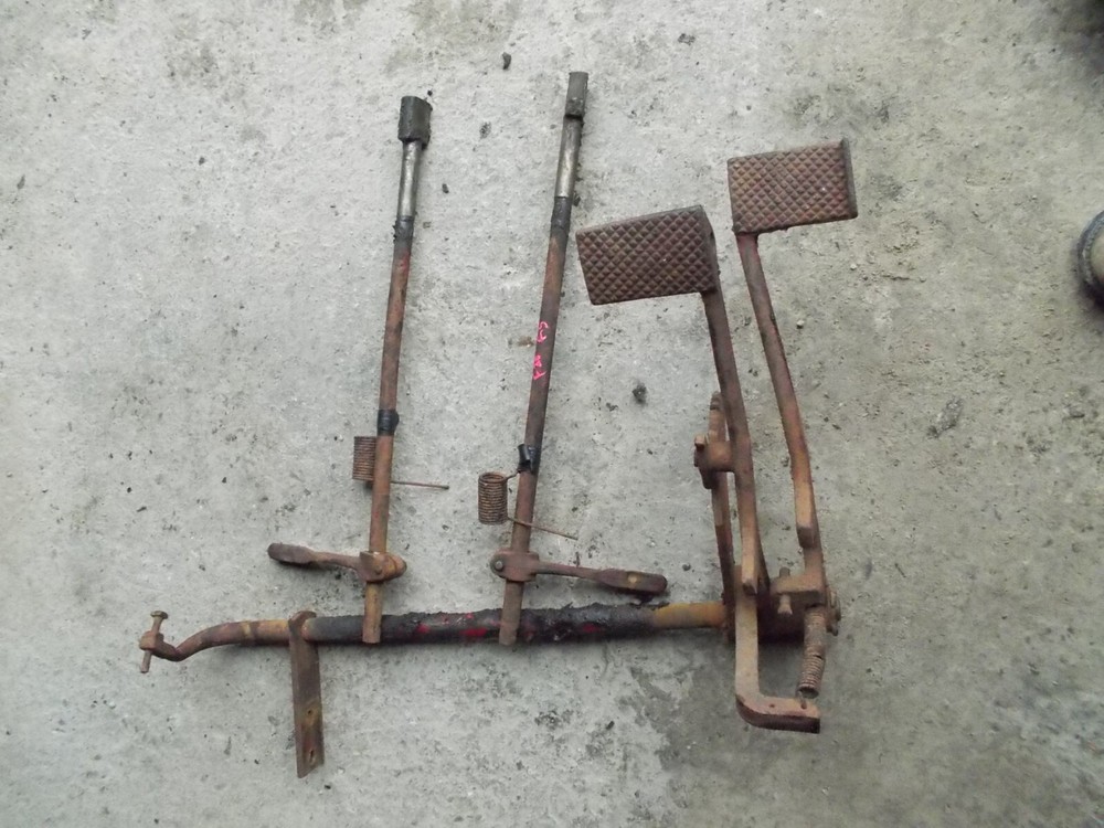 McCormick Farmall F20 IH Tractor ORIGINAL set brake pedals pedal w/ shafts
