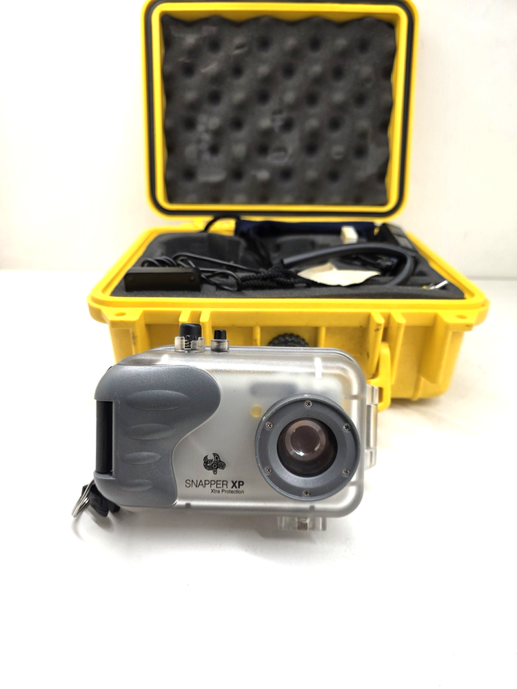 Bonica Snapper 5.0, 8x Digital Zoom, camera, case, and accessories underwater