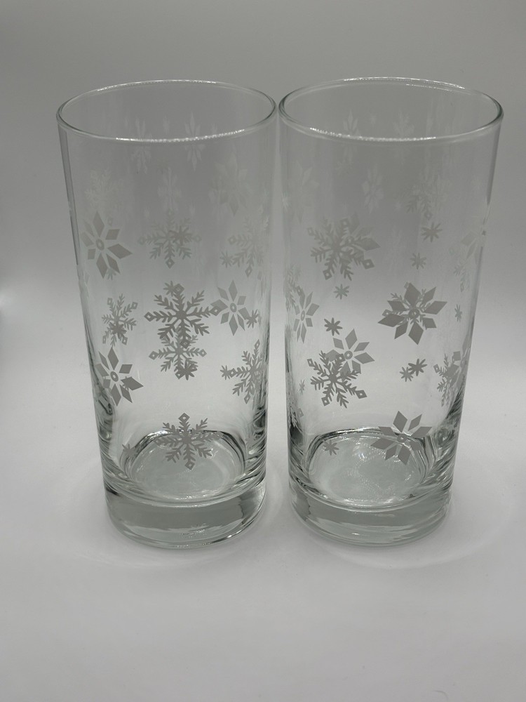 Set of 2 Libbey’s White Snowflake 6 1/4” Glass Tumblers Christmas Winter Vintage