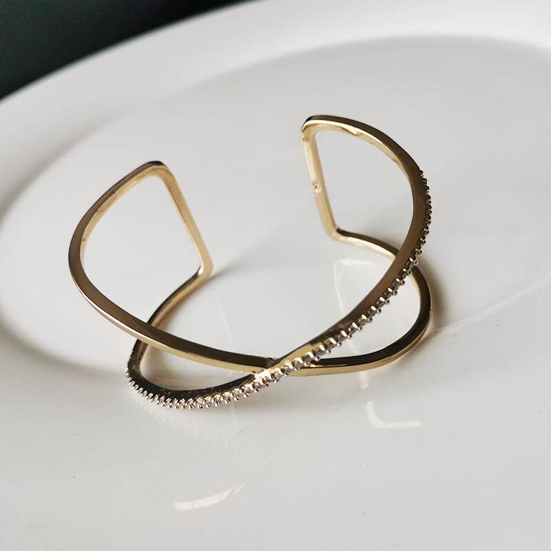 New Banana Republic Open Bangle Bracelet Fashion Women Party Holiday Jewelry